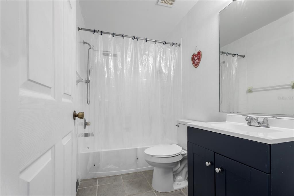 Active With Contract: $320,000 (3 beds, 2 baths, 1239 Square Feet)