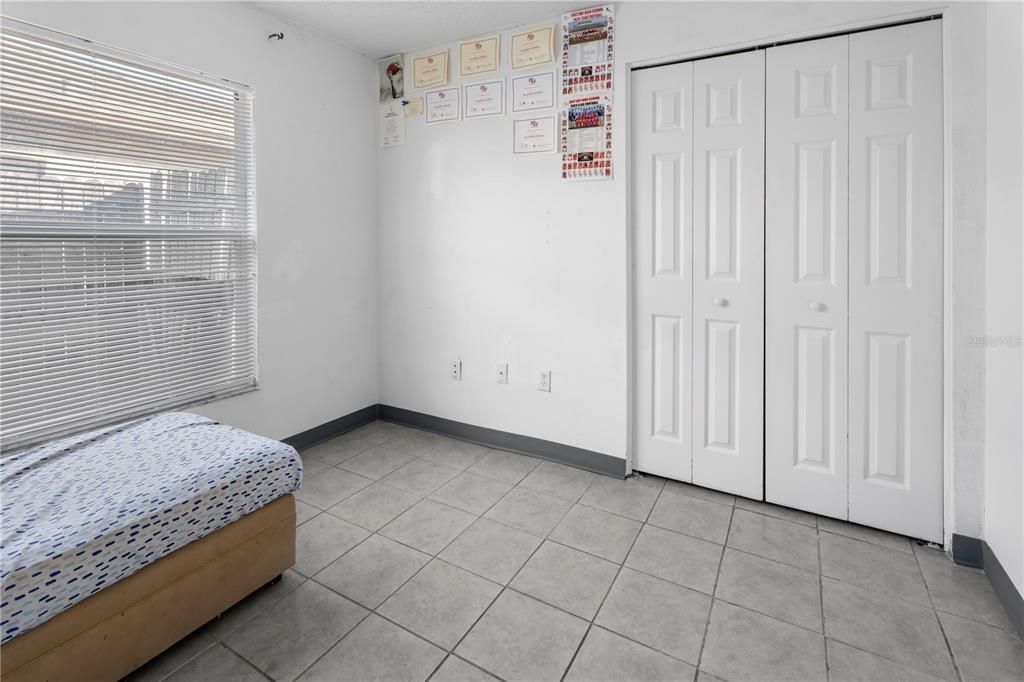 Active With Contract: $320,000 (3 beds, 2 baths, 1239 Square Feet)