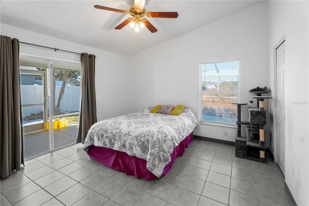 Active With Contract: $320,000 (3 beds, 2 baths, 1239 Square Feet)