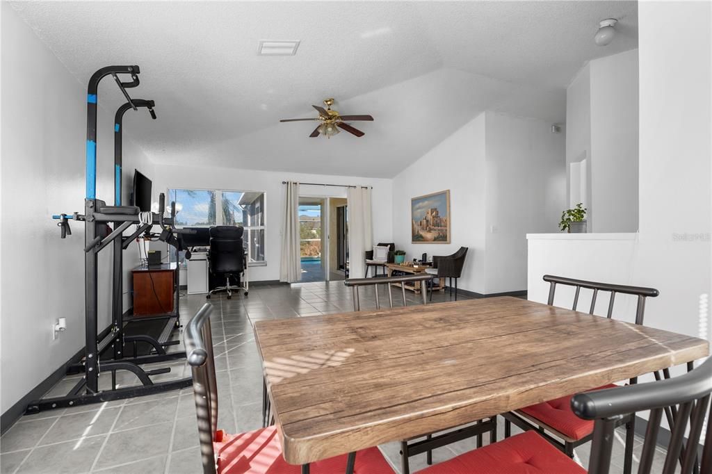 Active With Contract: $320,000 (3 beds, 2 baths, 1239 Square Feet)