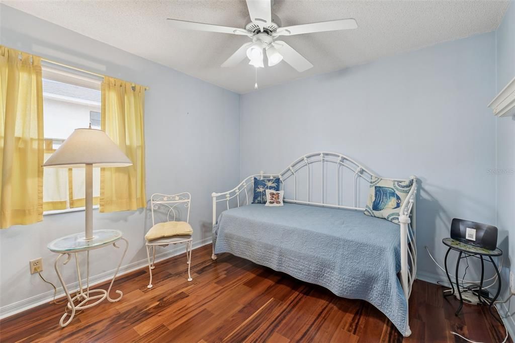 Activo con contrato: $247,900 (3 camas, 2 baños, 1691 Pies cuadrados)