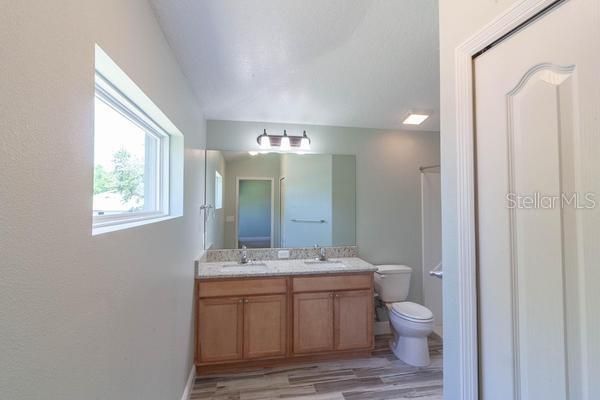 For Sale: $462,840 (3 beds, 2 baths, 1343 Square Feet)