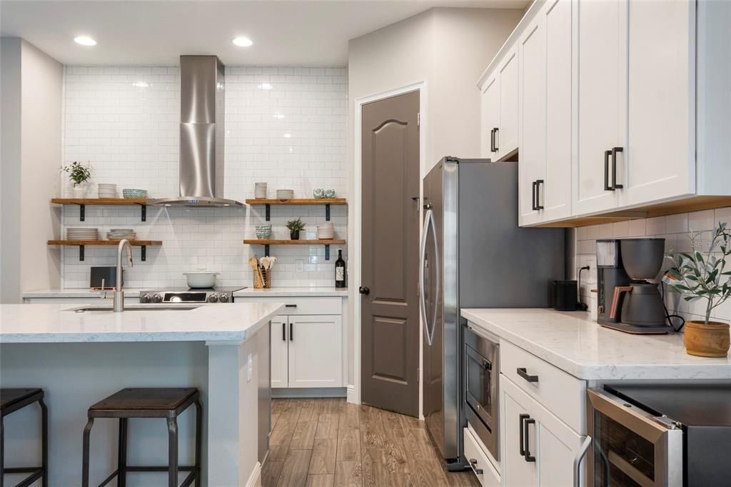 En Venta: $689,900 (3 camas, 2 baños, 2026 Pies cuadrados)