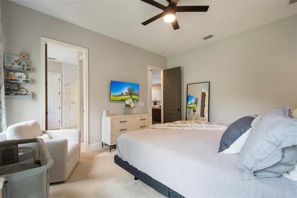 En Venta: $689,900 (3 camas, 2 baños, 2026 Pies cuadrados)