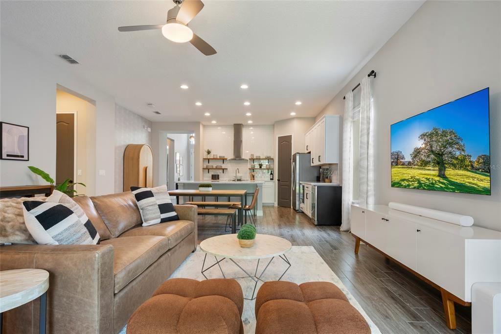 En Venta: $689,900 (3 camas, 2 baños, 2026 Pies cuadrados)
