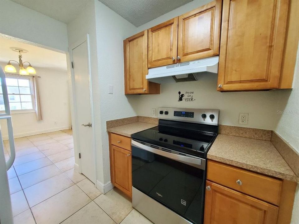 For Rent: $1,100 (1 beds, 1 baths, 644 Square Feet)