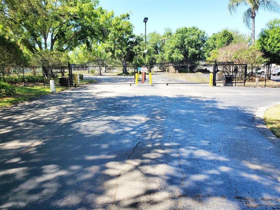 For Rent: $1,100 (1 beds, 1 baths, 644 Square Feet)