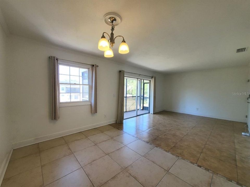 For Rent: $1,100 (1 beds, 1 baths, 644 Square Feet)