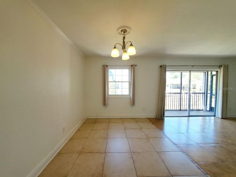 For Rent: $1,100 (1 beds, 1 baths, 644 Square Feet)