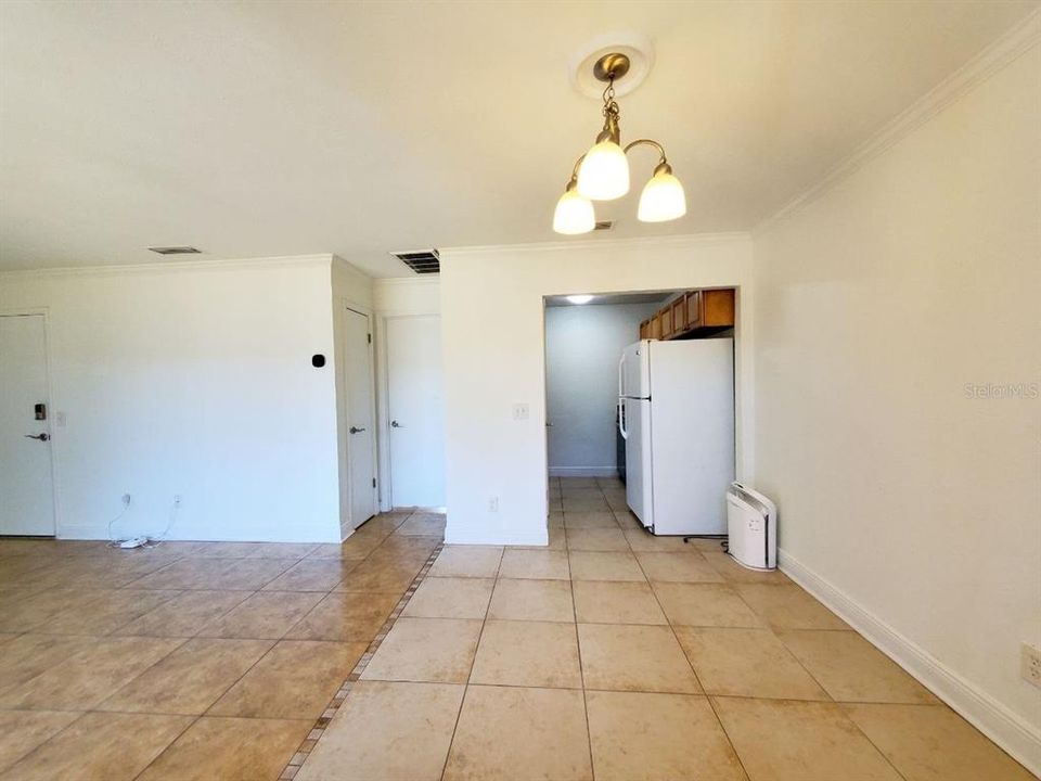 For Rent: $1,100 (1 beds, 1 baths, 644 Square Feet)