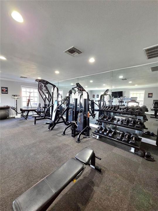 For Rent: $1,100 (1 beds, 1 baths, 644 Square Feet)