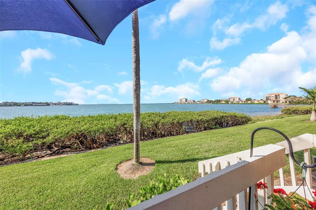 En Venta: $989,900 (4 camas, 3 baños, 1905 Pies cuadrados)