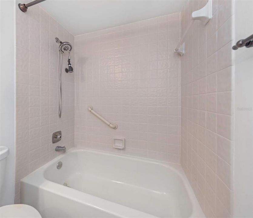 En Venta: $989,900 (4 camas, 3 baños, 1905 Pies cuadrados)