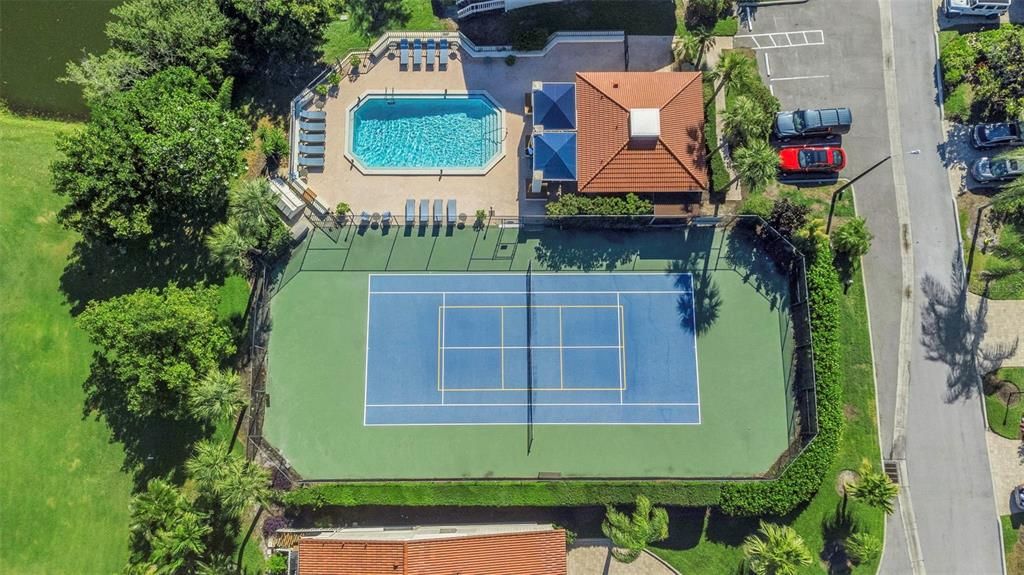En Venta: $989,900 (4 camas, 3 baños, 1905 Pies cuadrados)