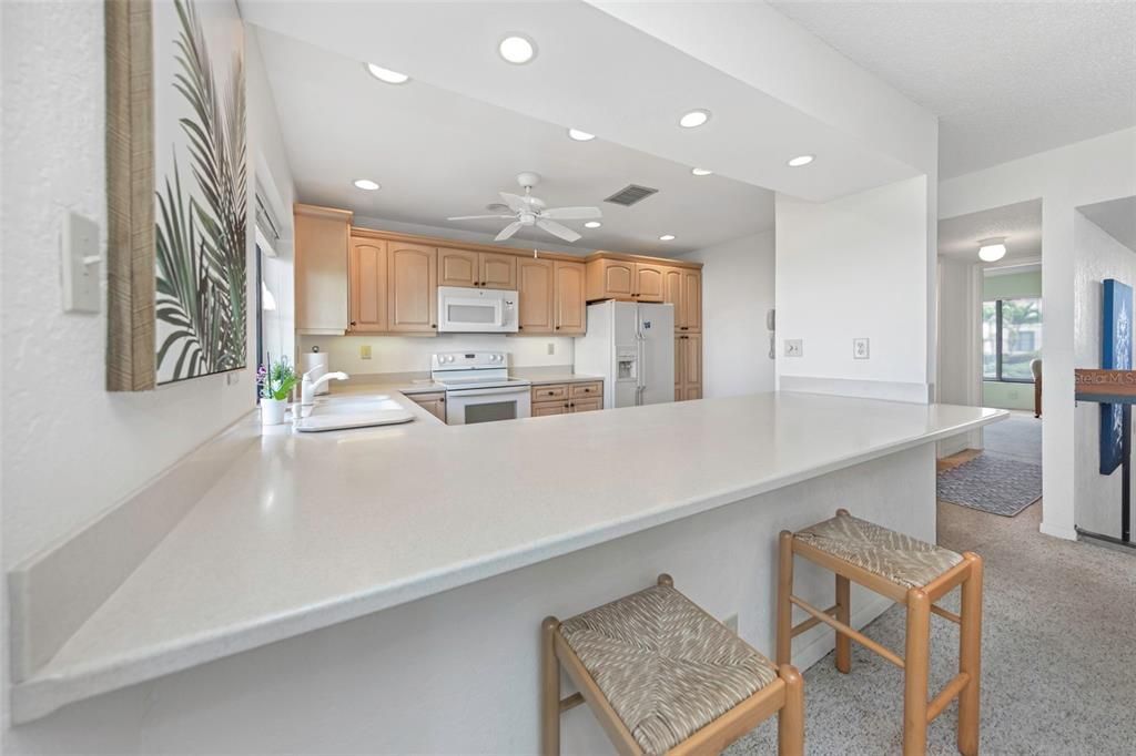 En Venta: $989,900 (4 camas, 3 baños, 1905 Pies cuadrados)