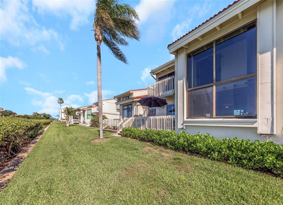 En Venta: $989,900 (4 camas, 3 baños, 1905 Pies cuadrados)