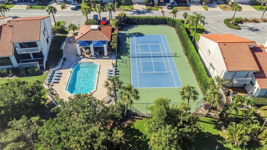 En Venta: $989,900 (4 camas, 3 baños, 1905 Pies cuadrados)