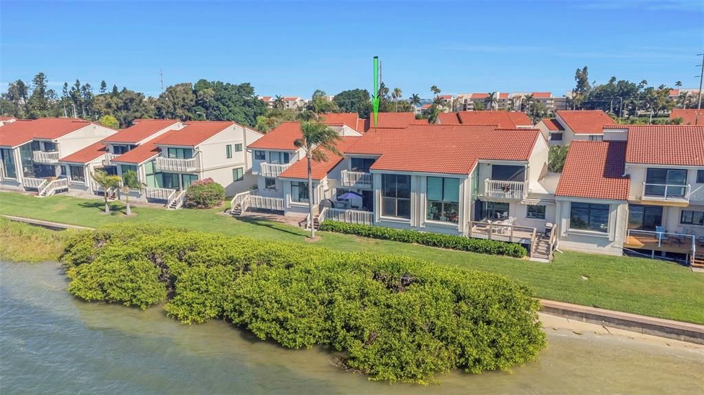 En Venta: $989,900 (4 camas, 3 baños, 1905 Pies cuadrados)