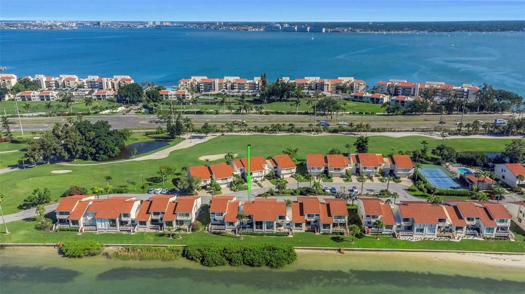 En Venta: $989,900 (4 camas, 3 baños, 1905 Pies cuadrados)