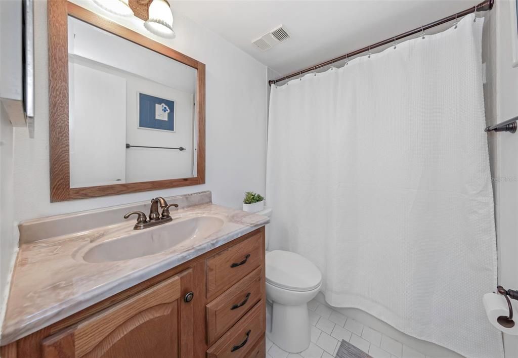 En Venta: $989,900 (4 camas, 3 baños, 1905 Pies cuadrados)