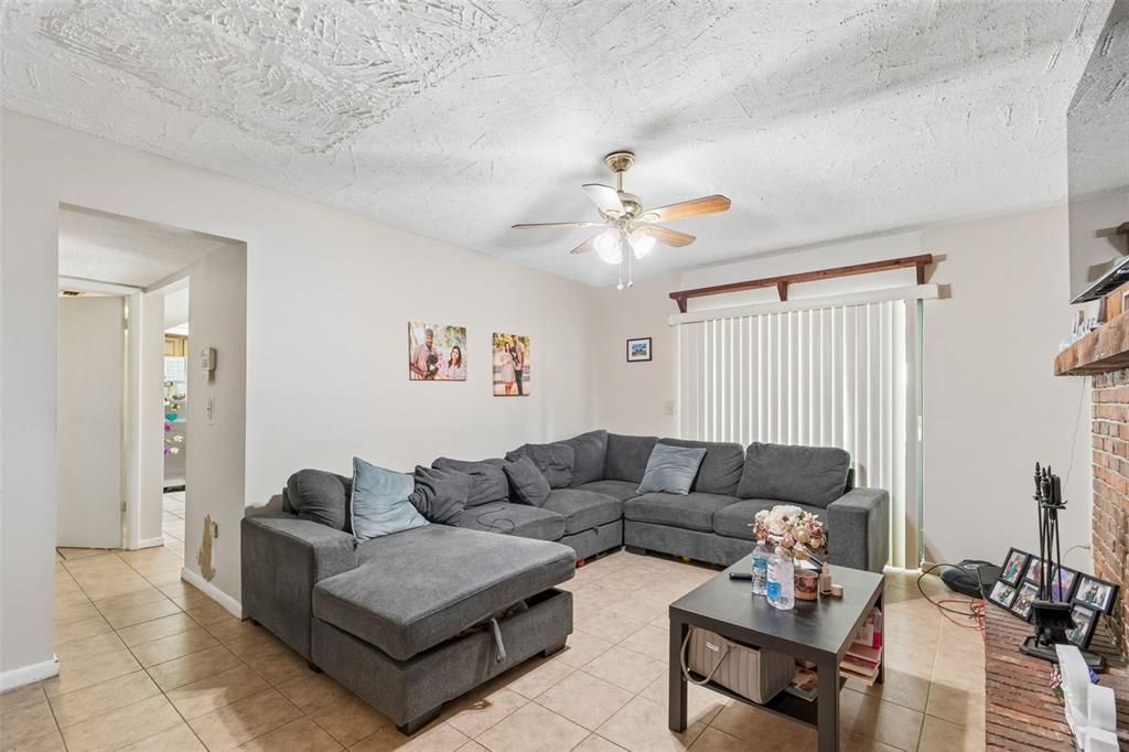 En Venta: $445,000 (3 camas, 2 baños, 1822 Pies cuadrados)
