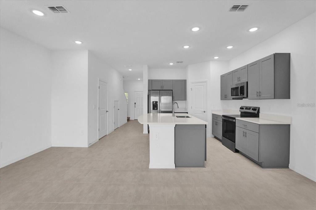 В аренду: $1,900 (3 спален, 2 ванн, 1373 Квадратных фут)
