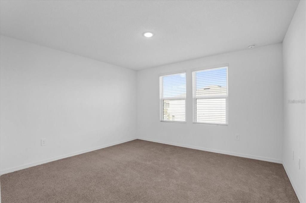 В аренду: $1,900 (3 спален, 2 ванн, 1373 Квадратных фут)