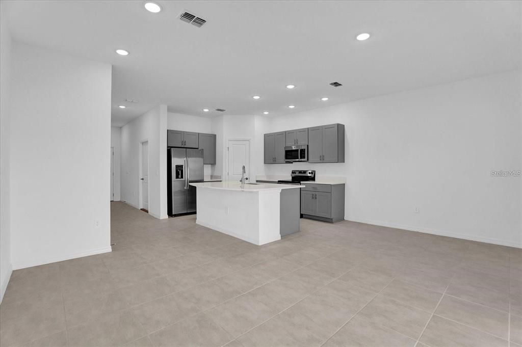В аренду: $1,900 (3 спален, 2 ванн, 1373 Квадратных фут)