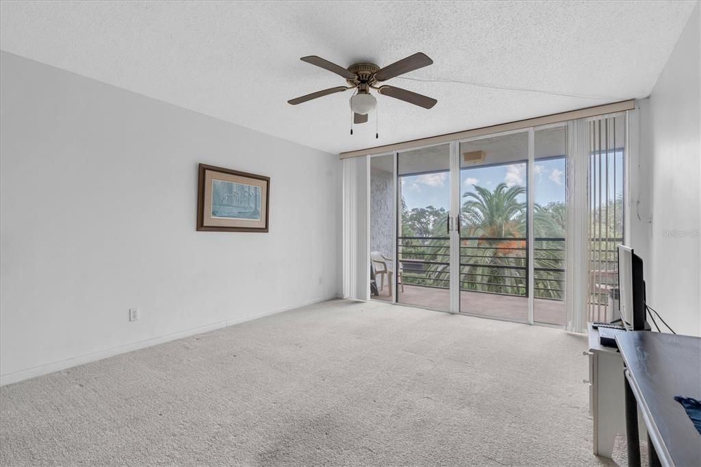 For Sale: $130,000 (1 beds, 1 baths, 665 Square Feet)