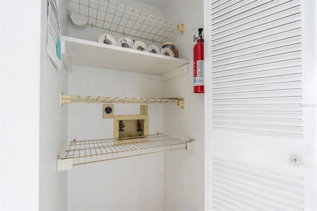 For Sale: $130,000 (1 beds, 1 baths, 665 Square Feet)