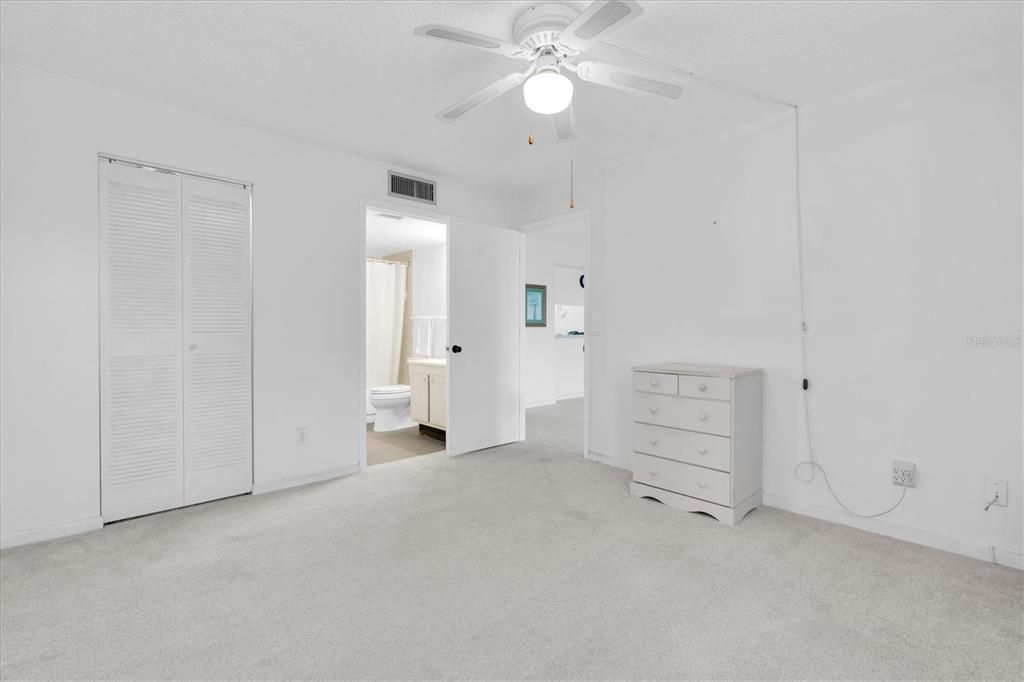 For Sale: $130,000 (1 beds, 1 baths, 665 Square Feet)