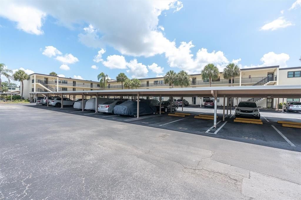 For Sale: $130,000 (1 beds, 1 baths, 665 Square Feet)