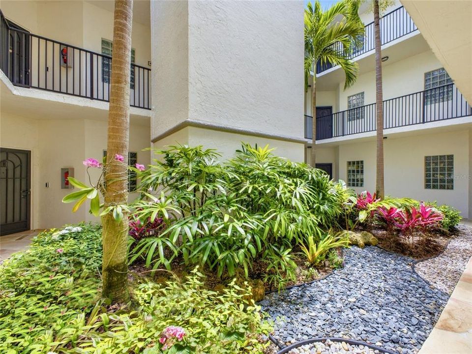 For Rent: $3,300 (3 beds, 2 baths, 1447 Square Feet)