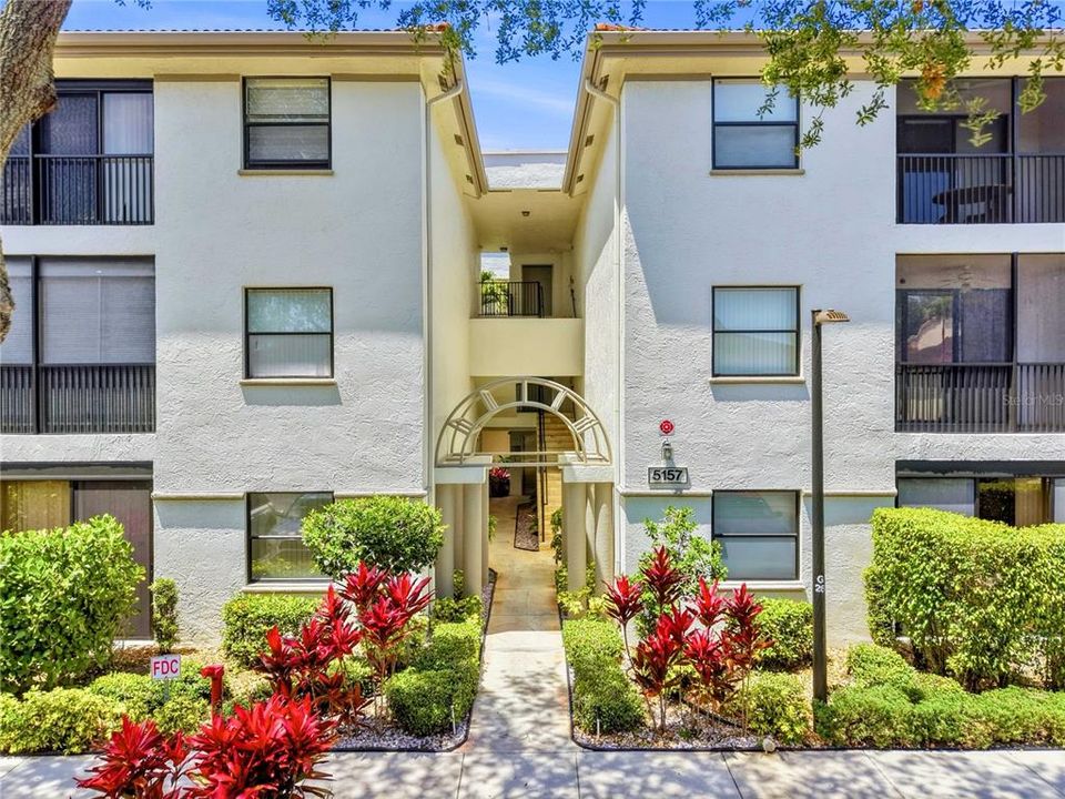For Rent: $3,300 (3 beds, 2 baths, 1447 Square Feet)