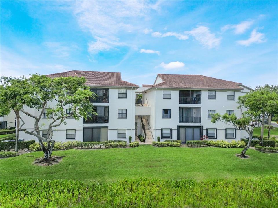 For Rent: $3,300 (3 beds, 2 baths, 1447 Square Feet)