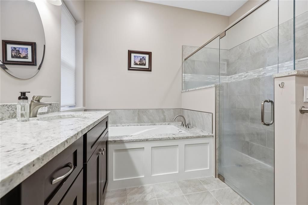 En Venta: $994,900 (5 camas, 3 baños, 3008 Pies cuadrados)
