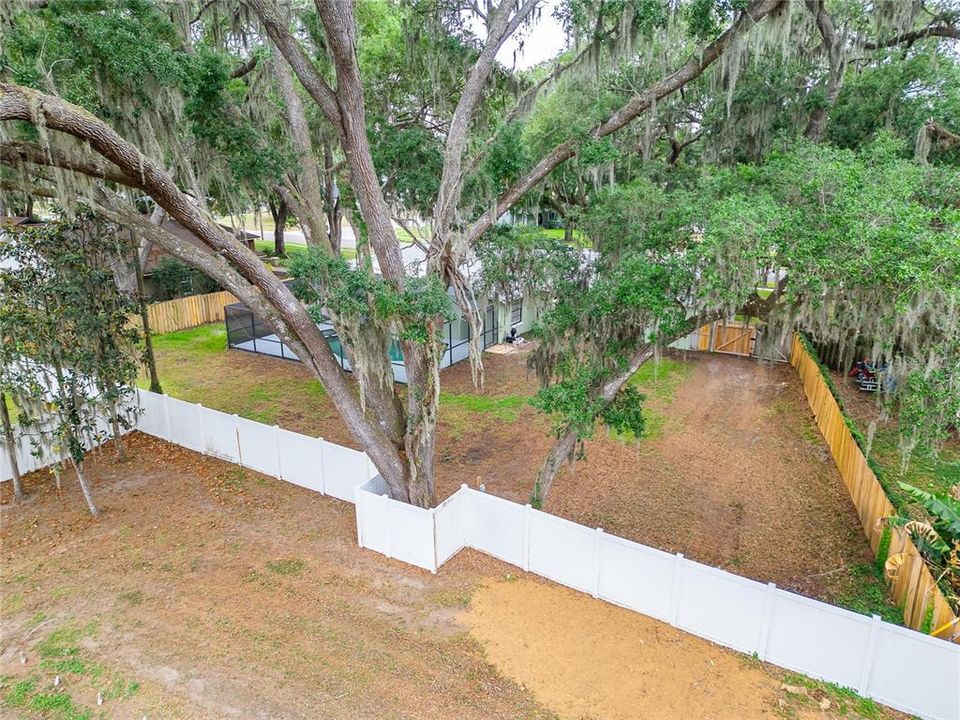 Activo con contrato: $420,000 (4 camas, 2 baños, 1713 Pies cuadrados)