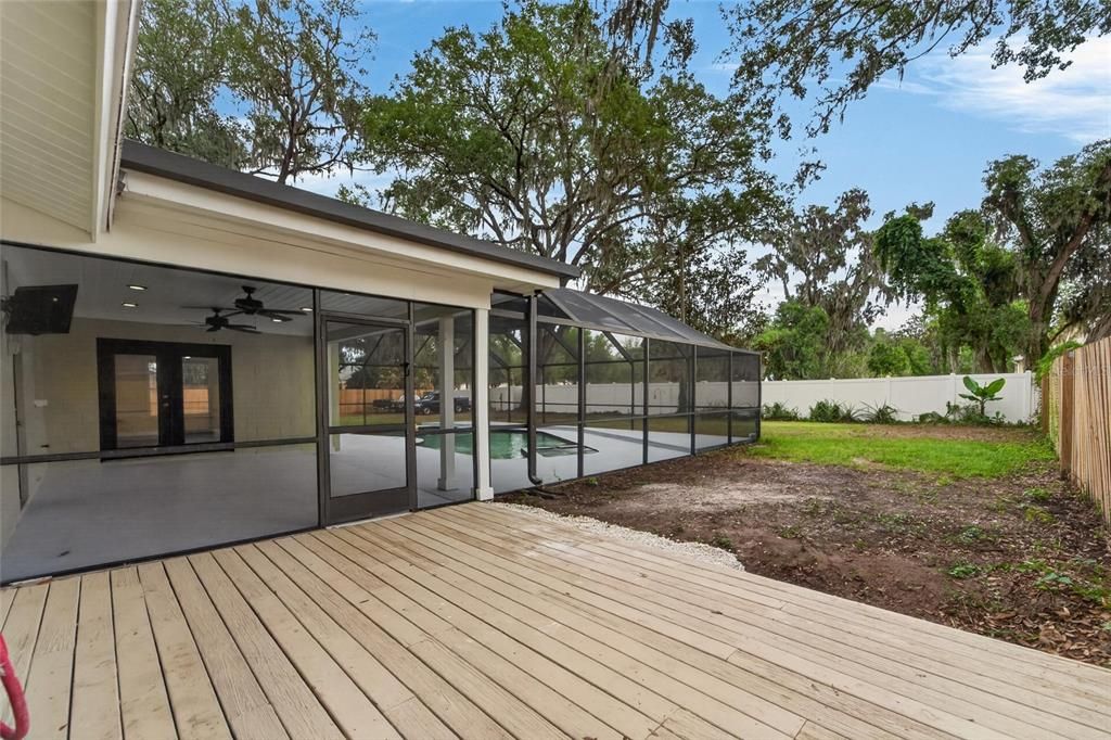 Activo con contrato: $420,000 (4 camas, 2 baños, 1713 Pies cuadrados)