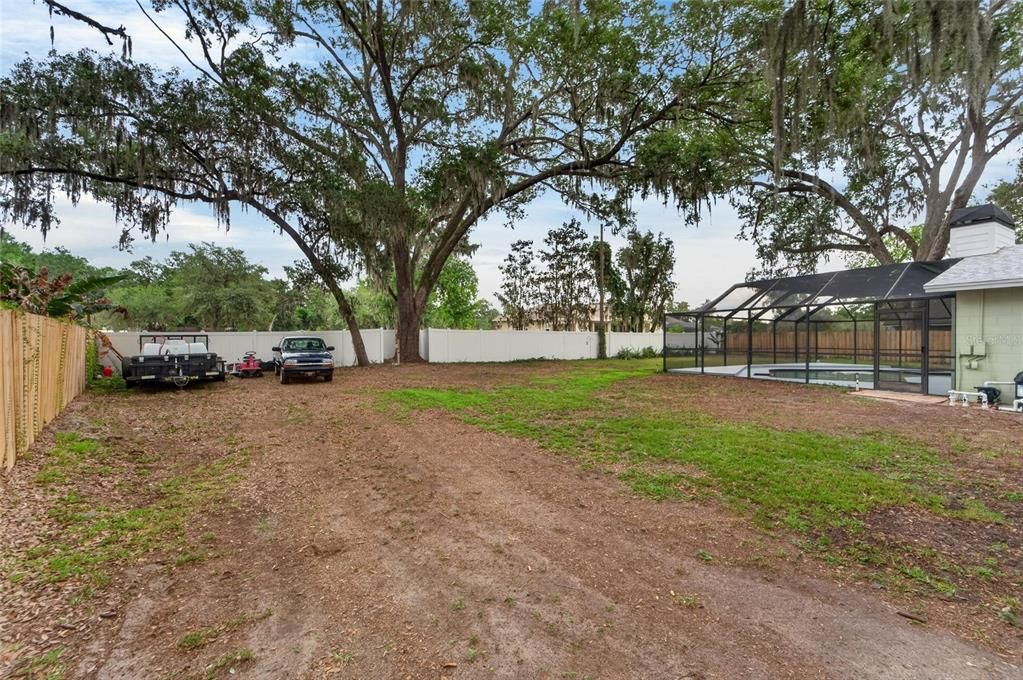 Activo con contrato: $420,000 (4 camas, 2 baños, 1713 Pies cuadrados)