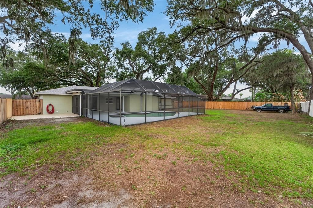 Activo con contrato: $420,000 (4 camas, 2 baños, 1713 Pies cuadrados)