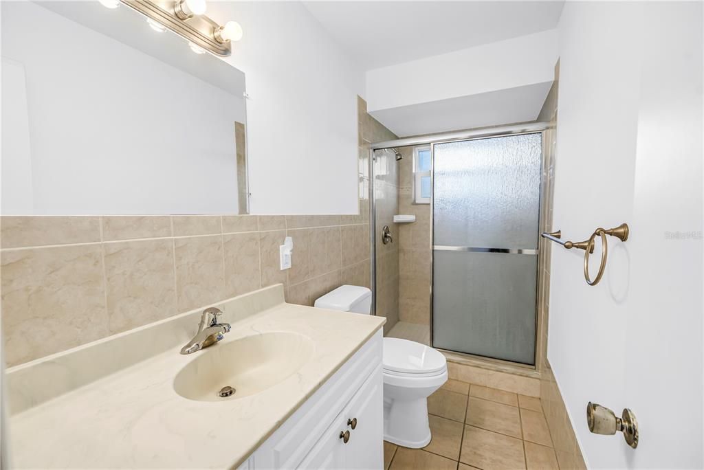Под контрактом: $579,000 (4 спален, 2 ванн, 1784 Квадратных фут)