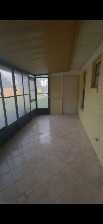 For Sale: $210,000 (2 beds, 2 baths, 954 Square Feet)