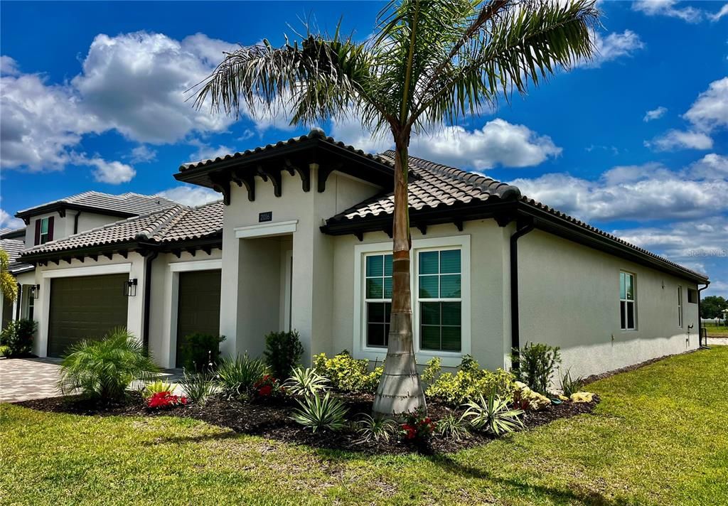 For Rent: $3,900 (4 beds, 3 baths, 2309 Square Feet)