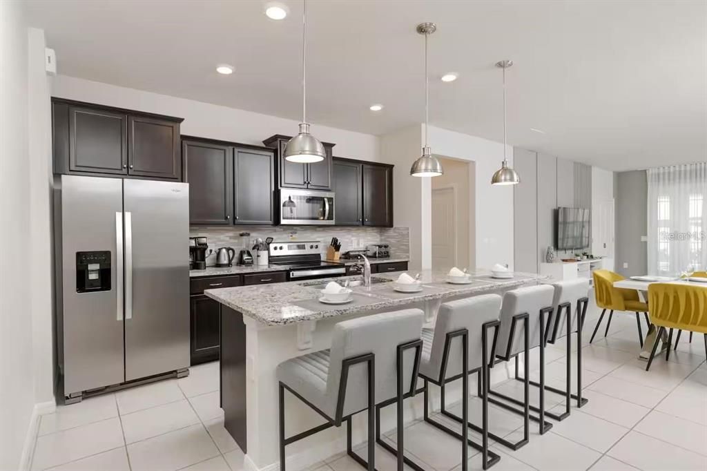 En Venta: $690,000 (7 camas, 5 baños, 3354 Pies cuadrados)