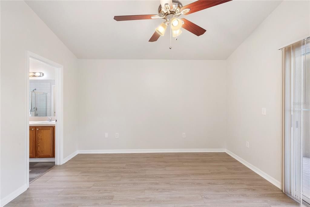 Activo con contrato: $339,900 (3 camas, 2 baños, 1643 Pies cuadrados)