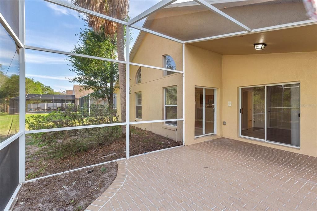 Activo con contrato: $339,900 (3 camas, 2 baños, 1643 Pies cuadrados)