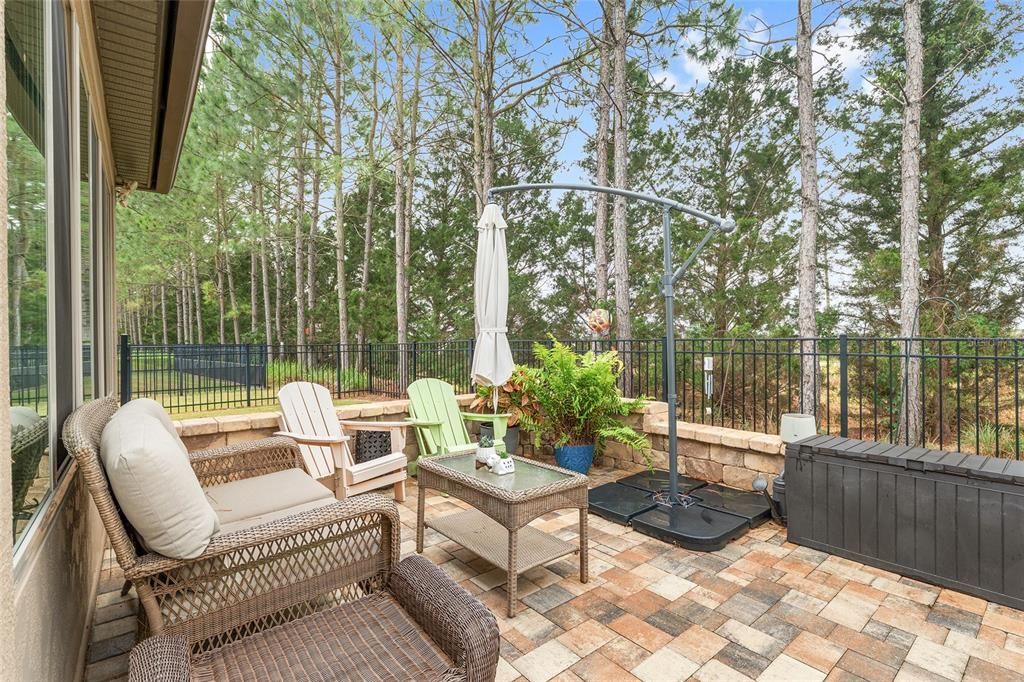 Active With Contract: $399,000 (2 beds, 2 baths, 1978 Square Feet)