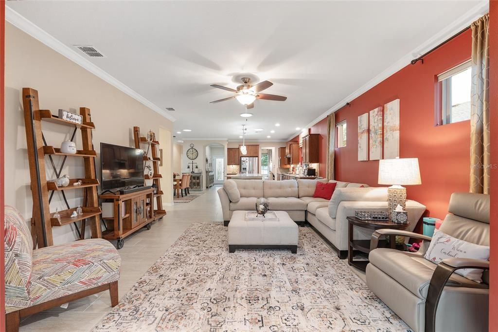 Active With Contract: $399,000 (2 beds, 2 baths, 1978 Square Feet)