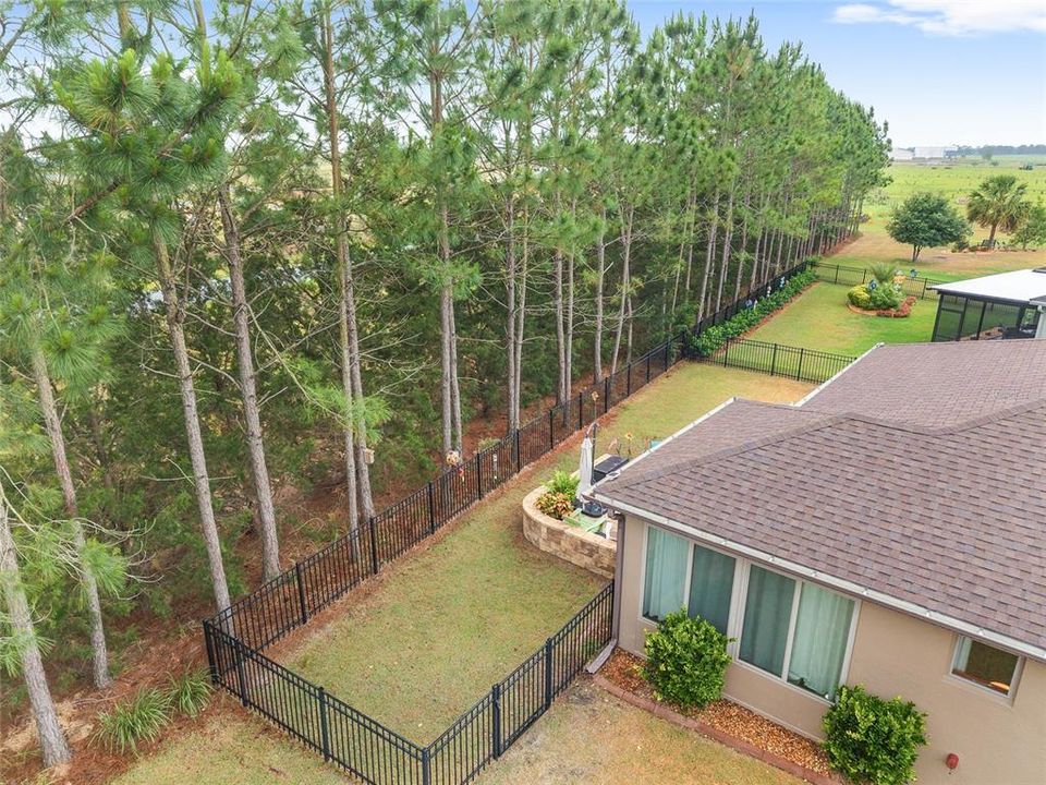 Active With Contract: $399,000 (2 beds, 2 baths, 1978 Square Feet)