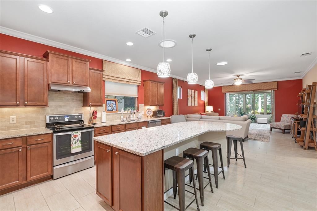 Active With Contract: $399,000 (2 beds, 2 baths, 1978 Square Feet)